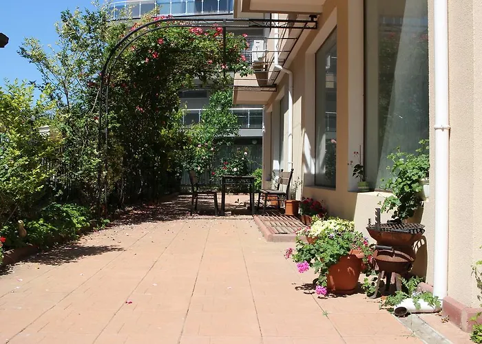 Flowers Casa de hóspedes 4*